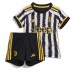 Juventus Replika Babykläder Hemma matchkläder barn 2023-24 Korta ärmar (+ Korta byxor)